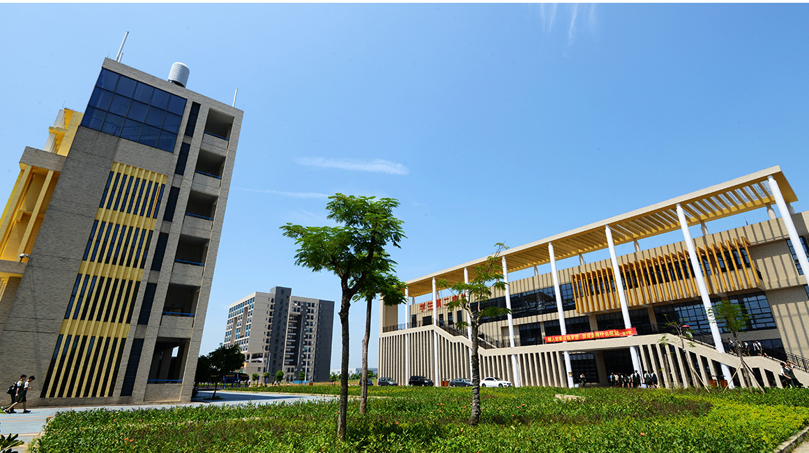 学生饭堂.jpg
